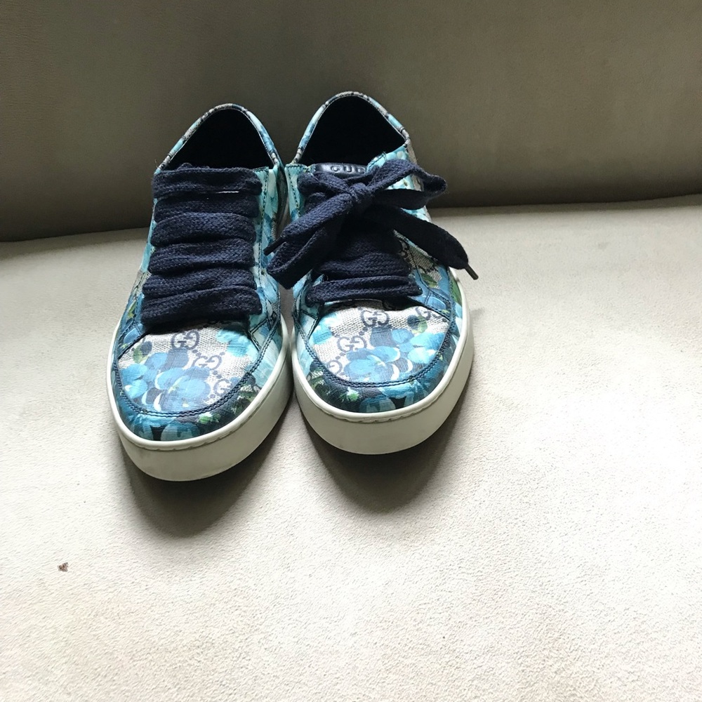 ITEM SOLD ON ANOTHER SITE SO IT IS NOt AVAILABLE